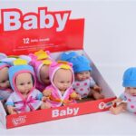 პატარა რეზინის თოჯინა ქუდით