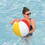 გასაბერი ბურთი ზოლიანი 61სმ BESTWAY (31022)